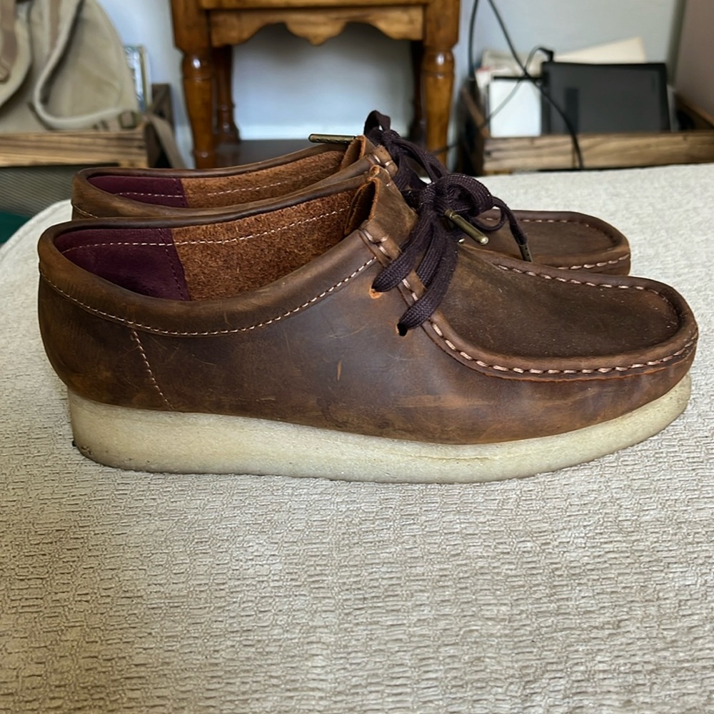 Clarks wallabies bee’s wax
Only worn a few times